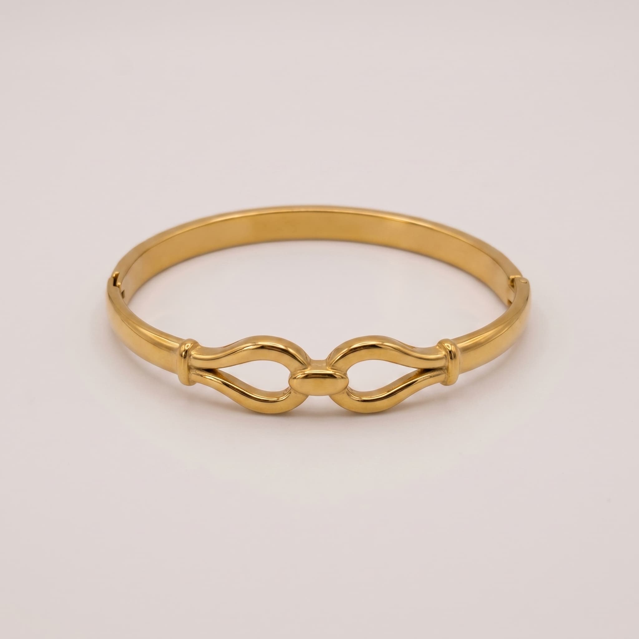 smooth gold link bracelet