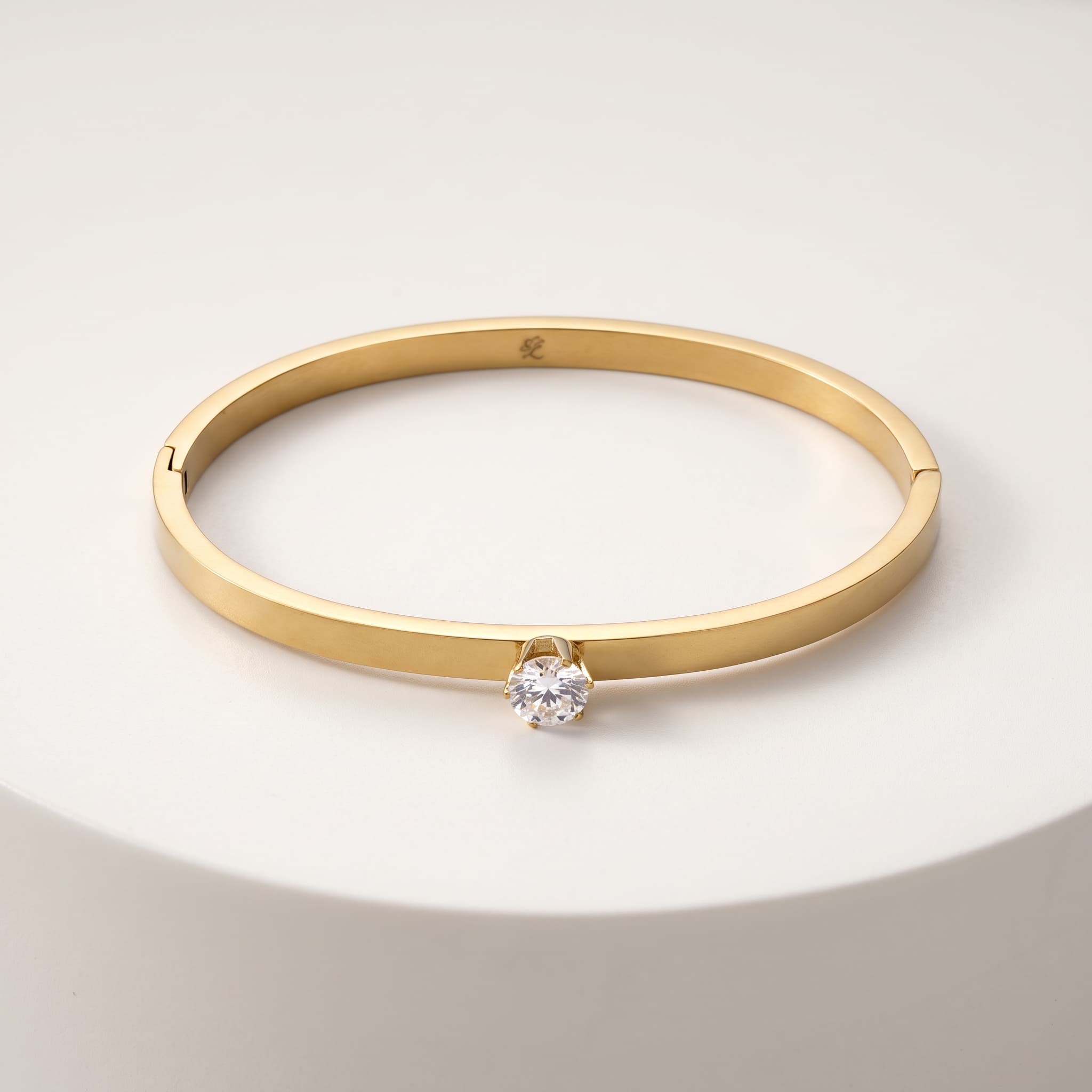 single stone gold bangle