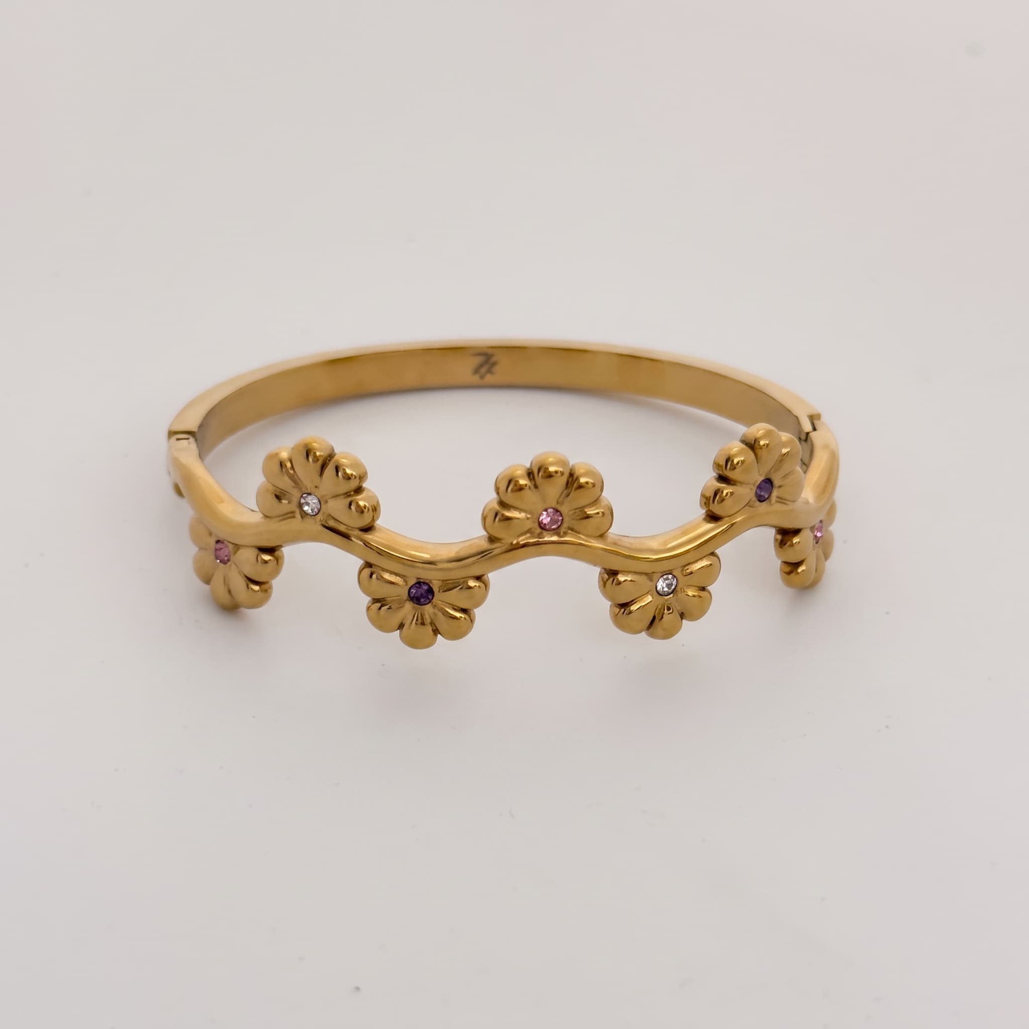 wavy floral charm bracelet (Thin Wrist)