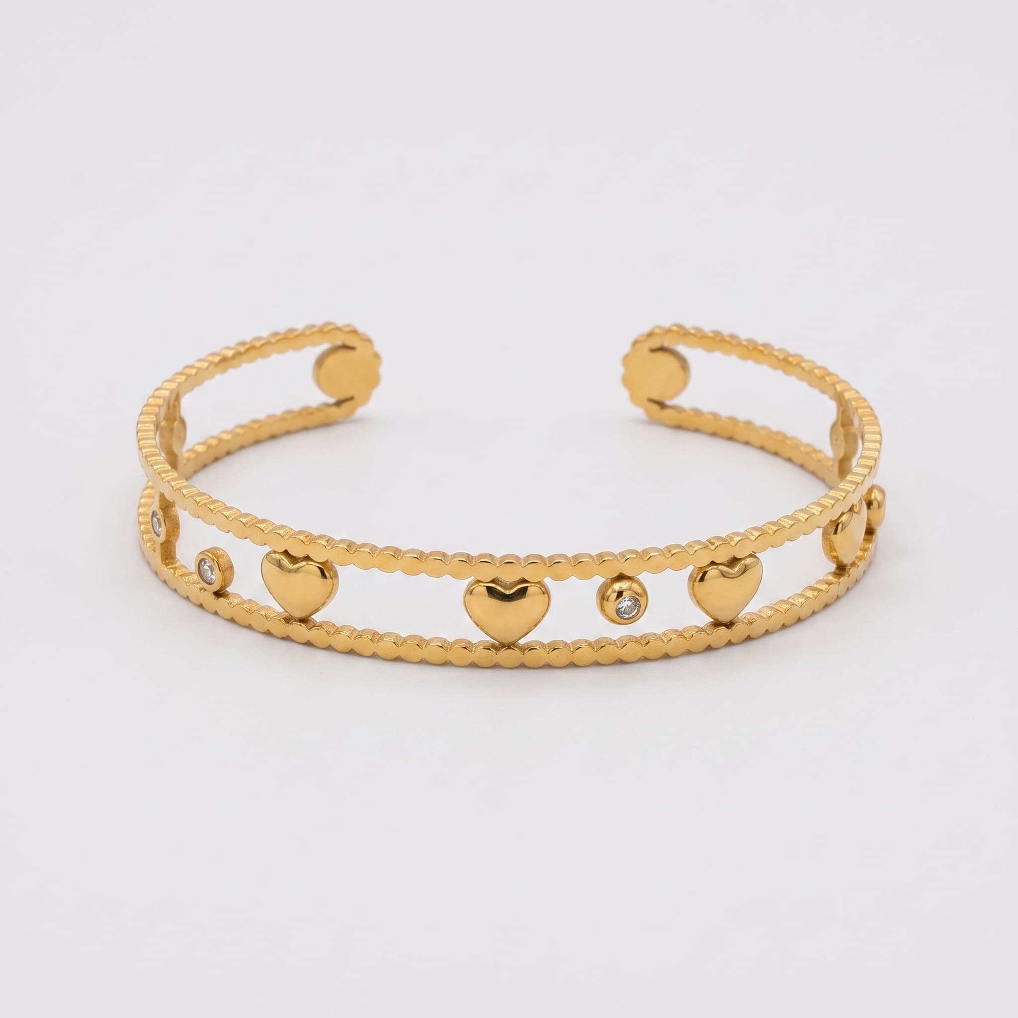 heart detail gold cuff