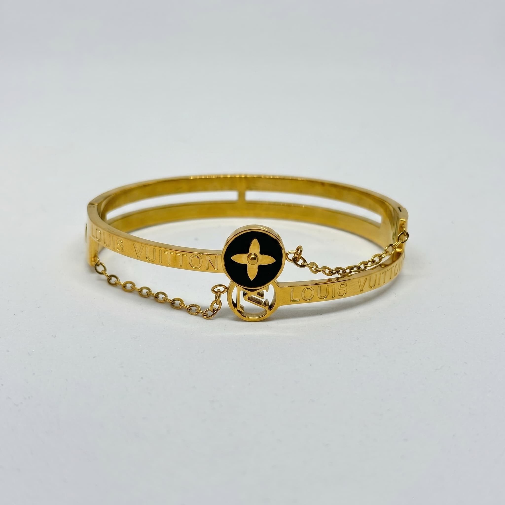 gold chain link bracelet