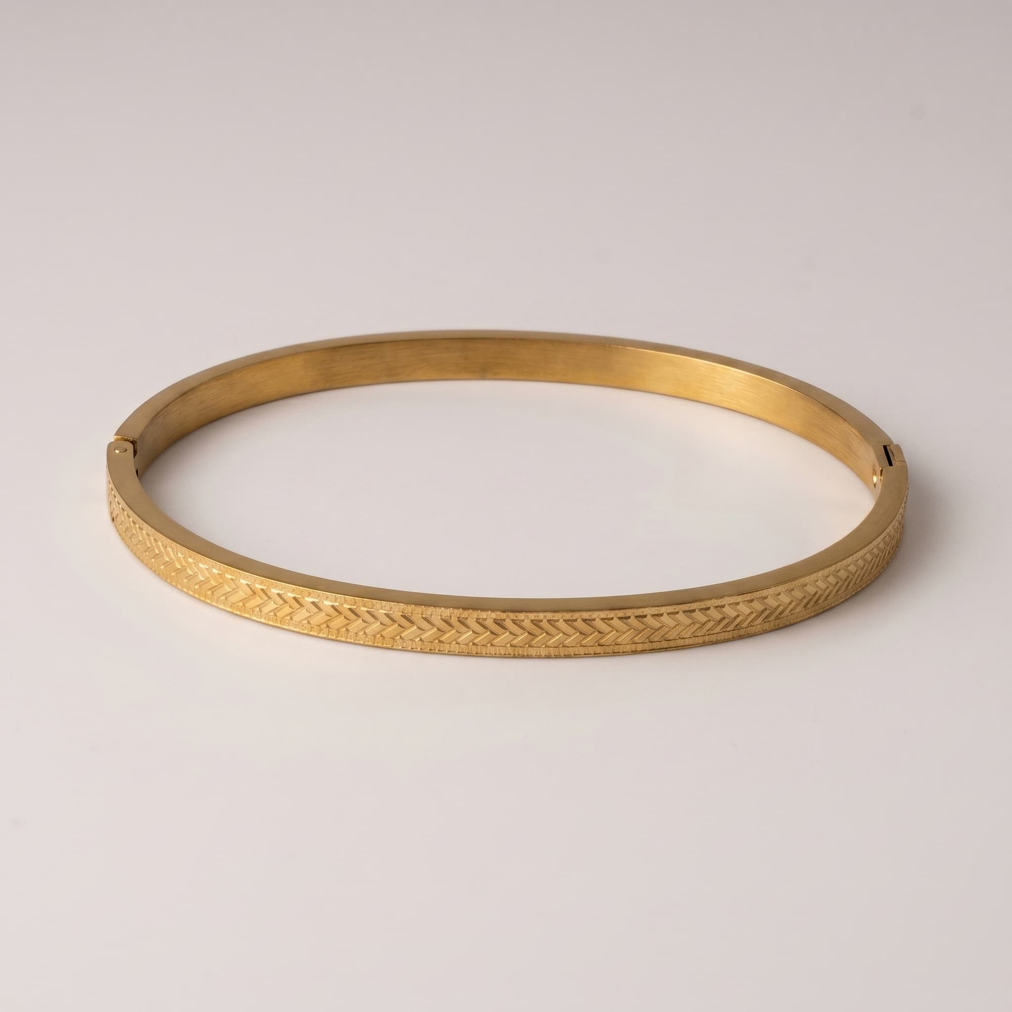 textured gold everyday bangle