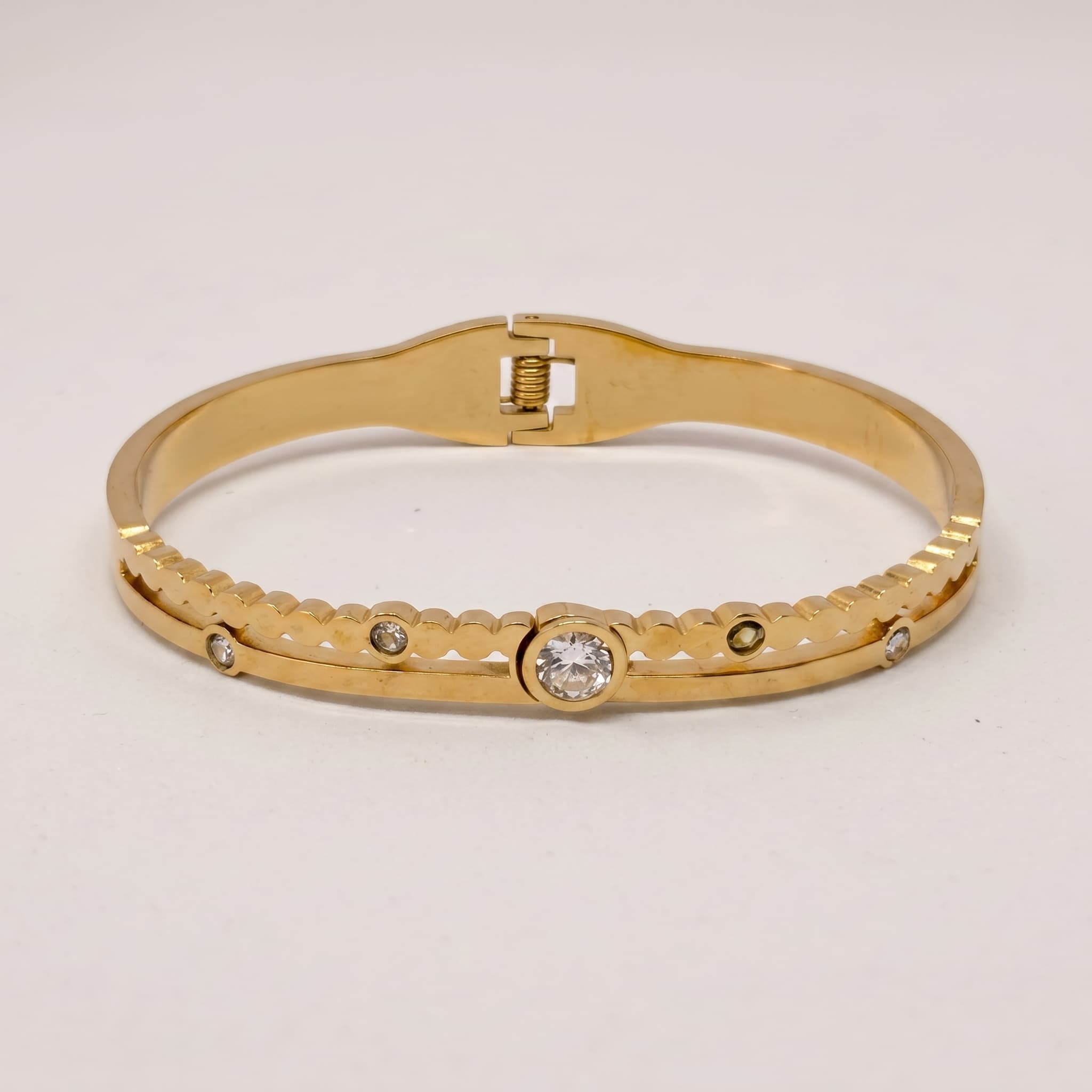 daintily notched gold cuff