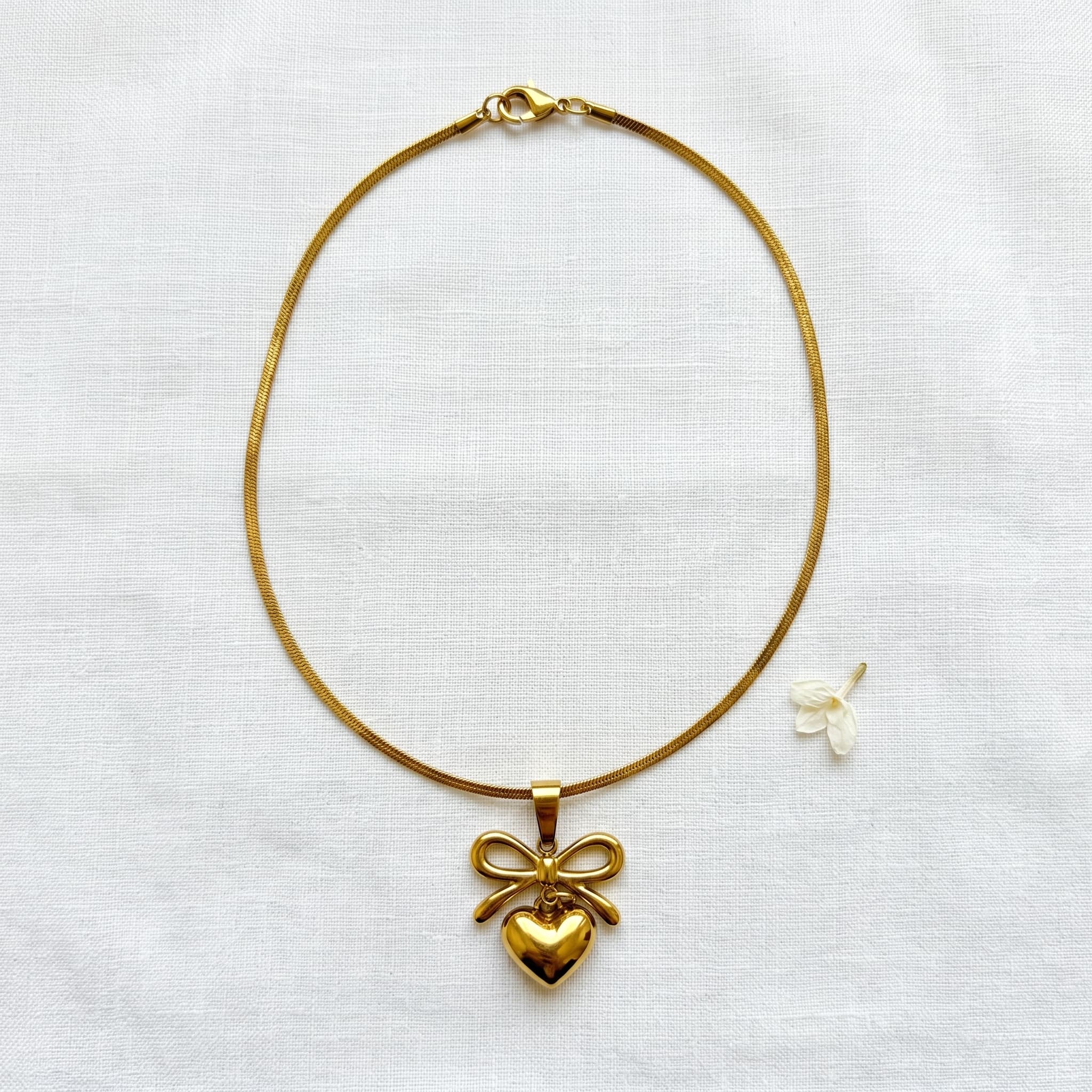 bow and heart pendant necklace