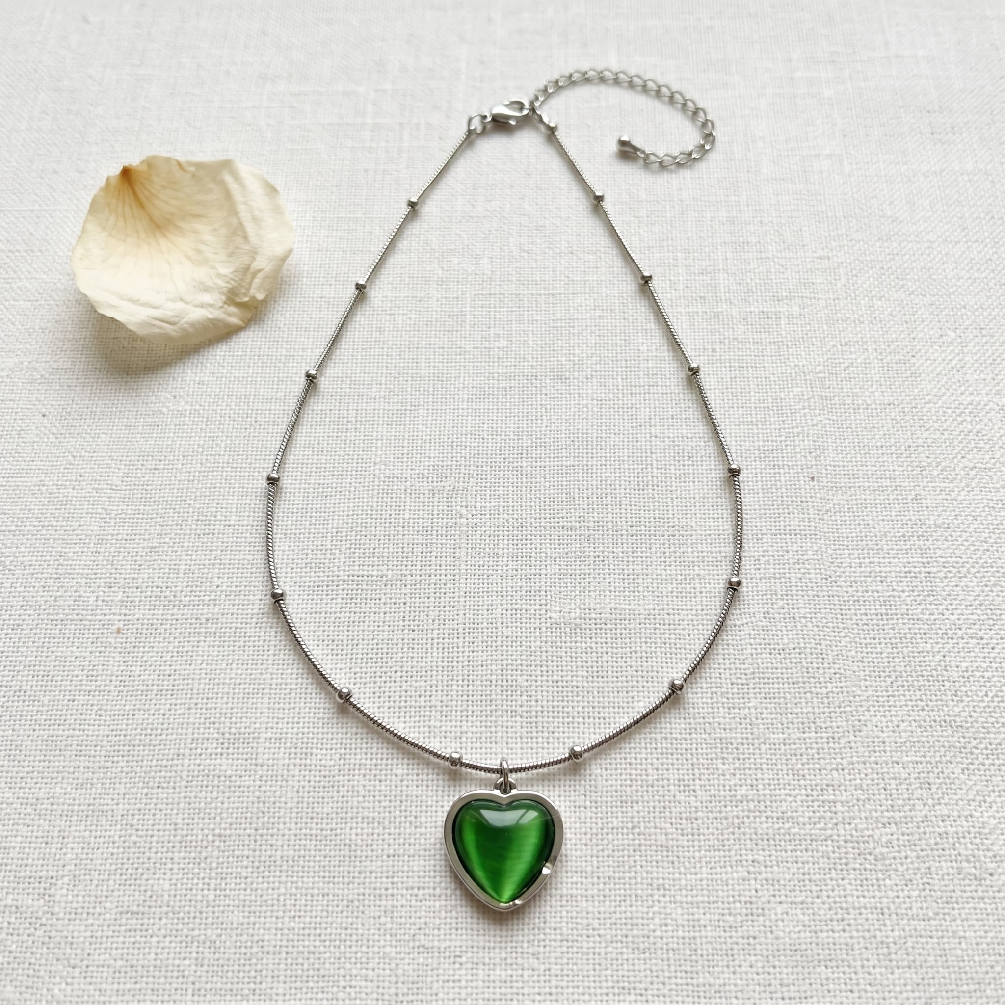 green heart silver chain necklace