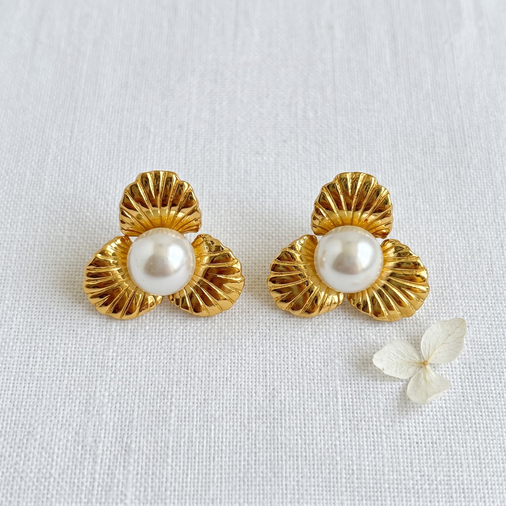 golden shell pearl studs