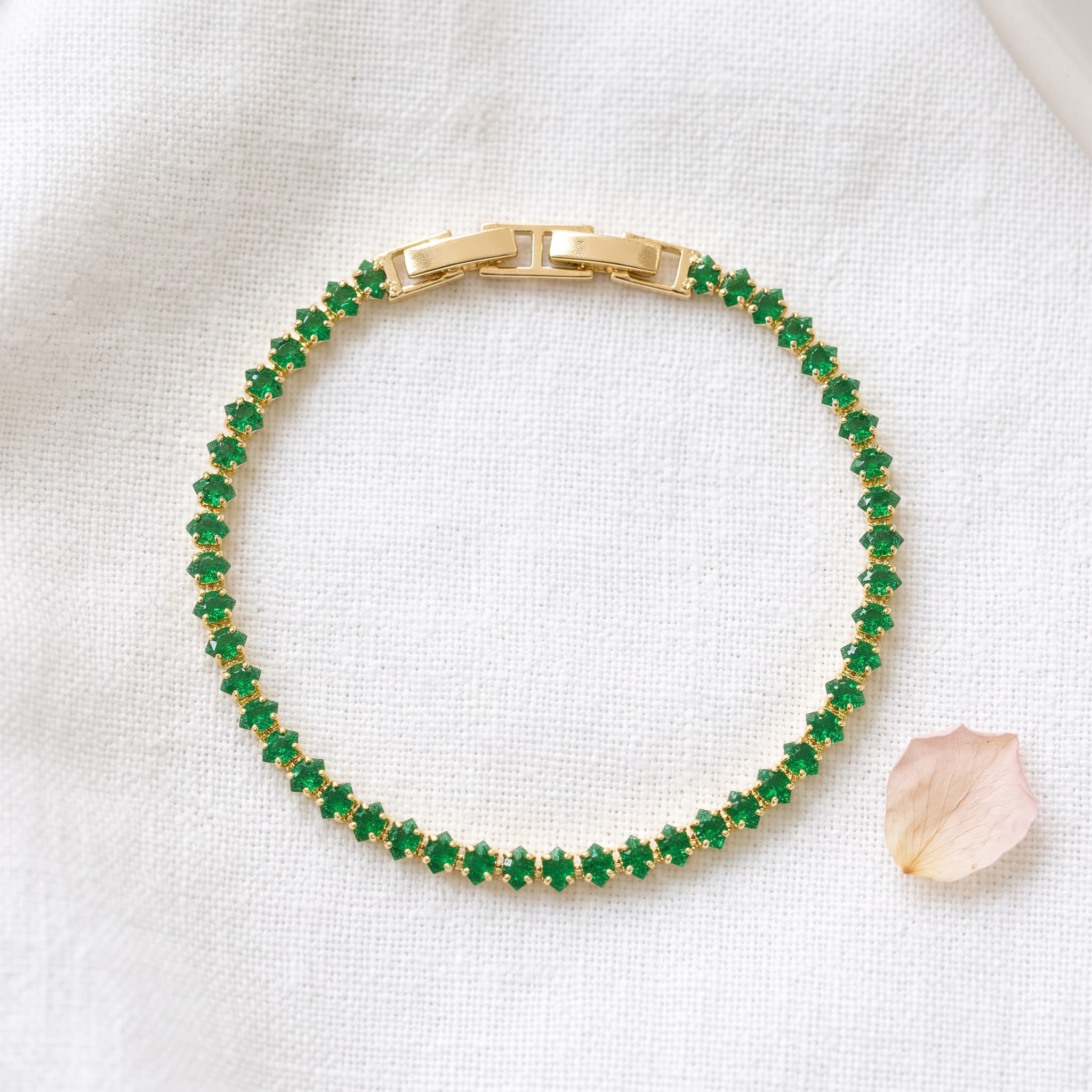 emerald tennis bracelet