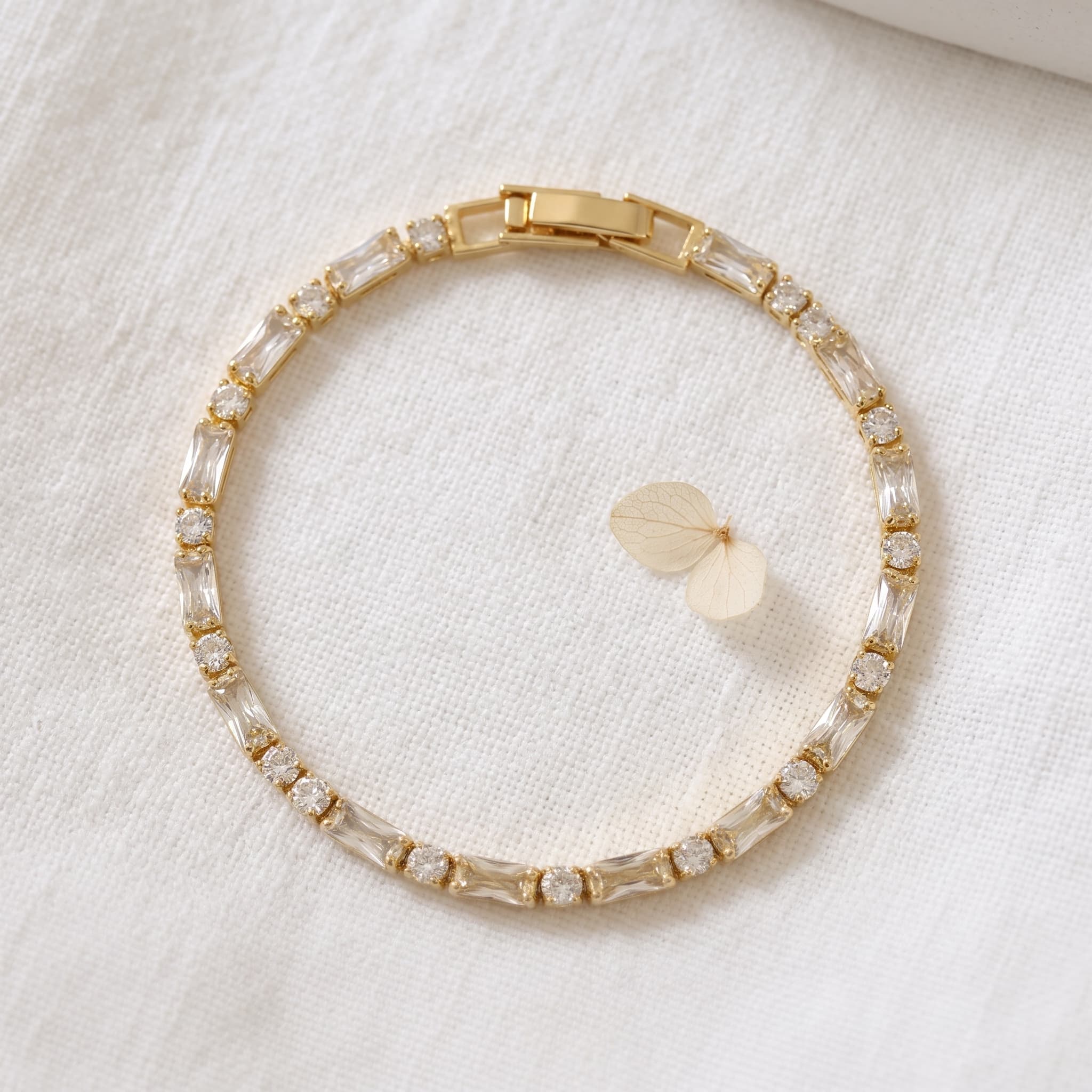 sparkly baguette and round bracelet
