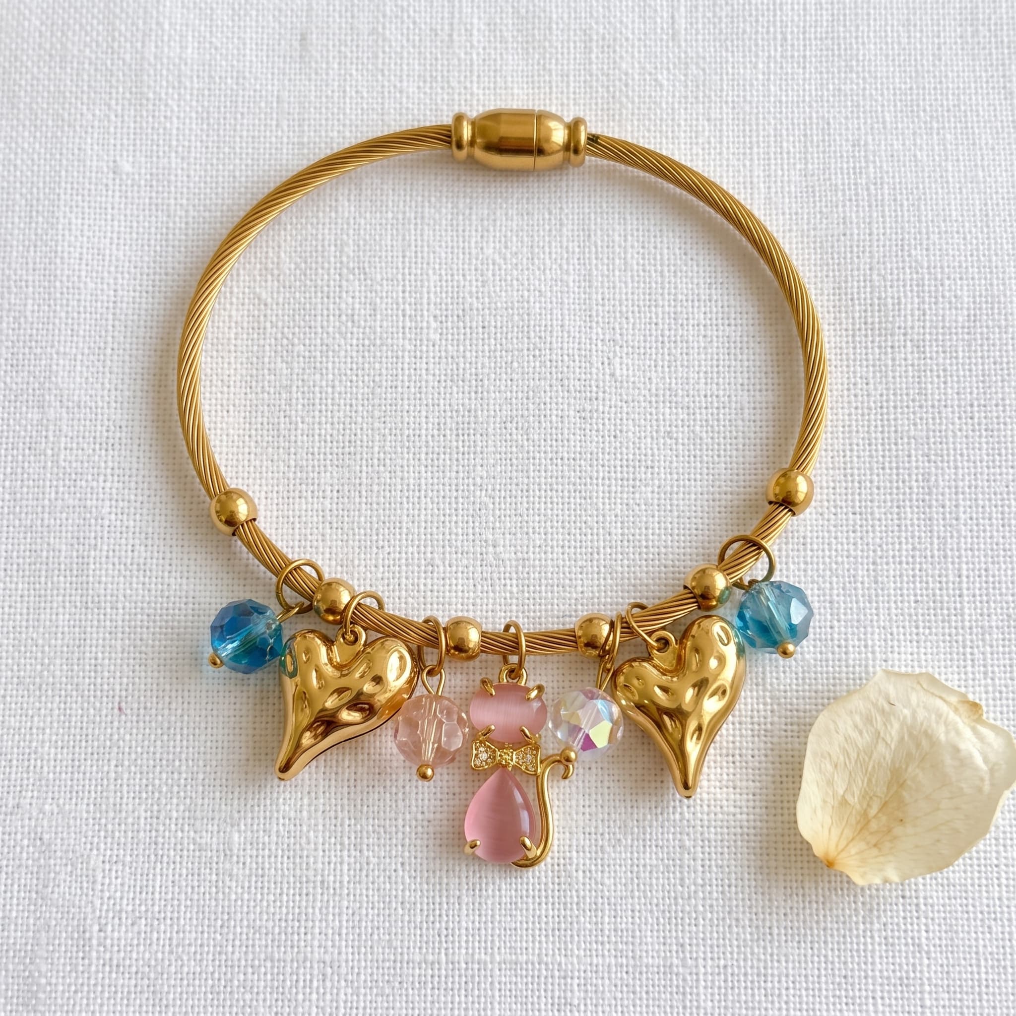 gold heart and cat charm bracelet