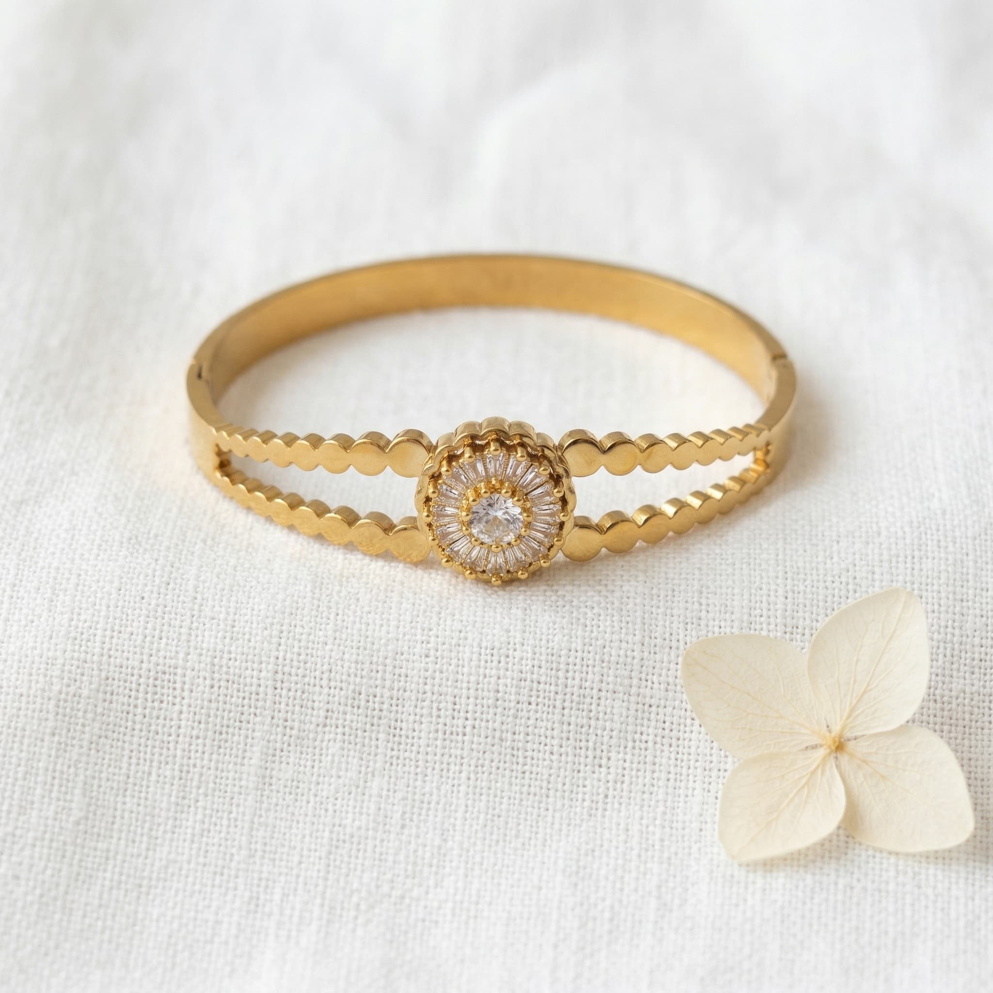 scalloped edge floral bracelet