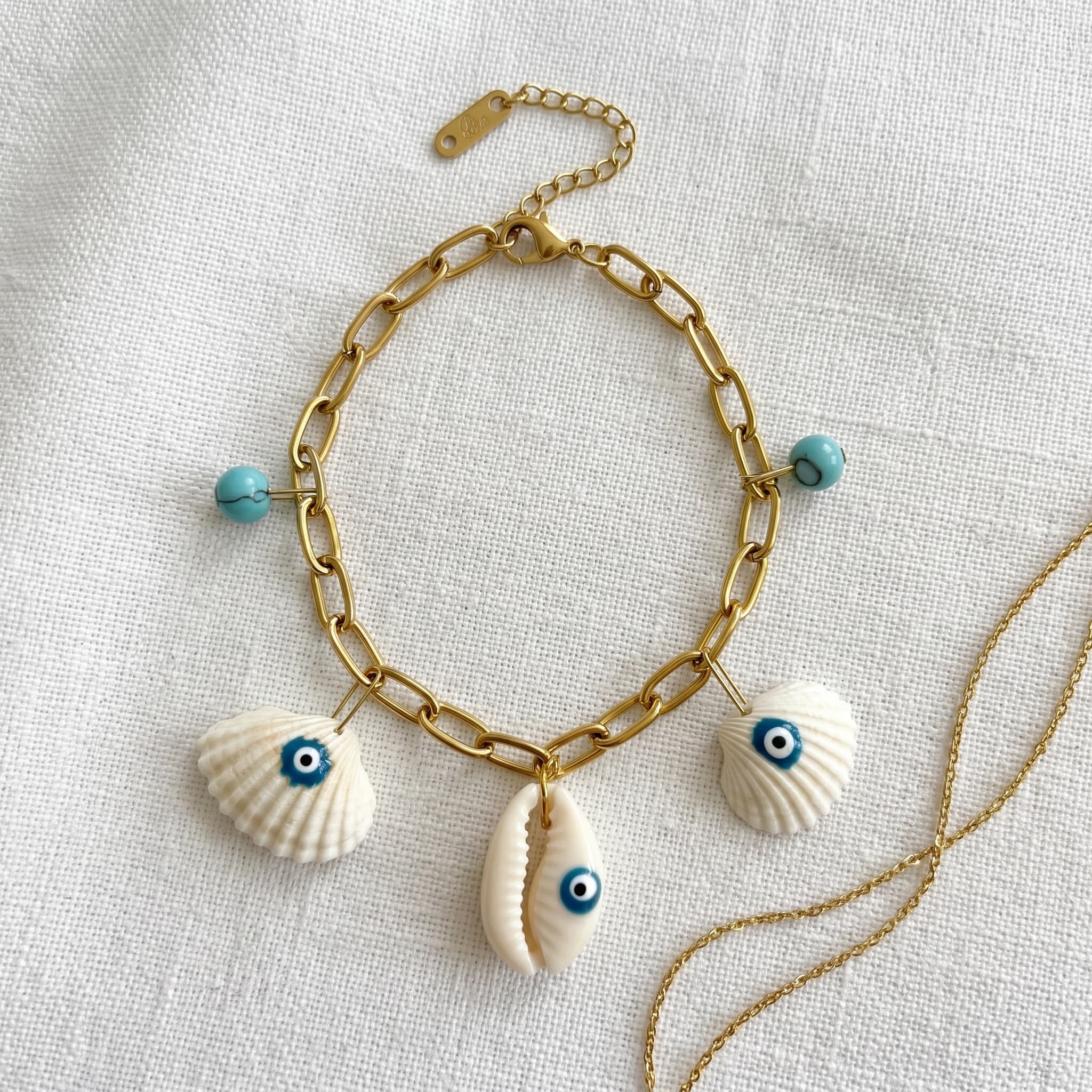 summer breeze shell charm bracelet
