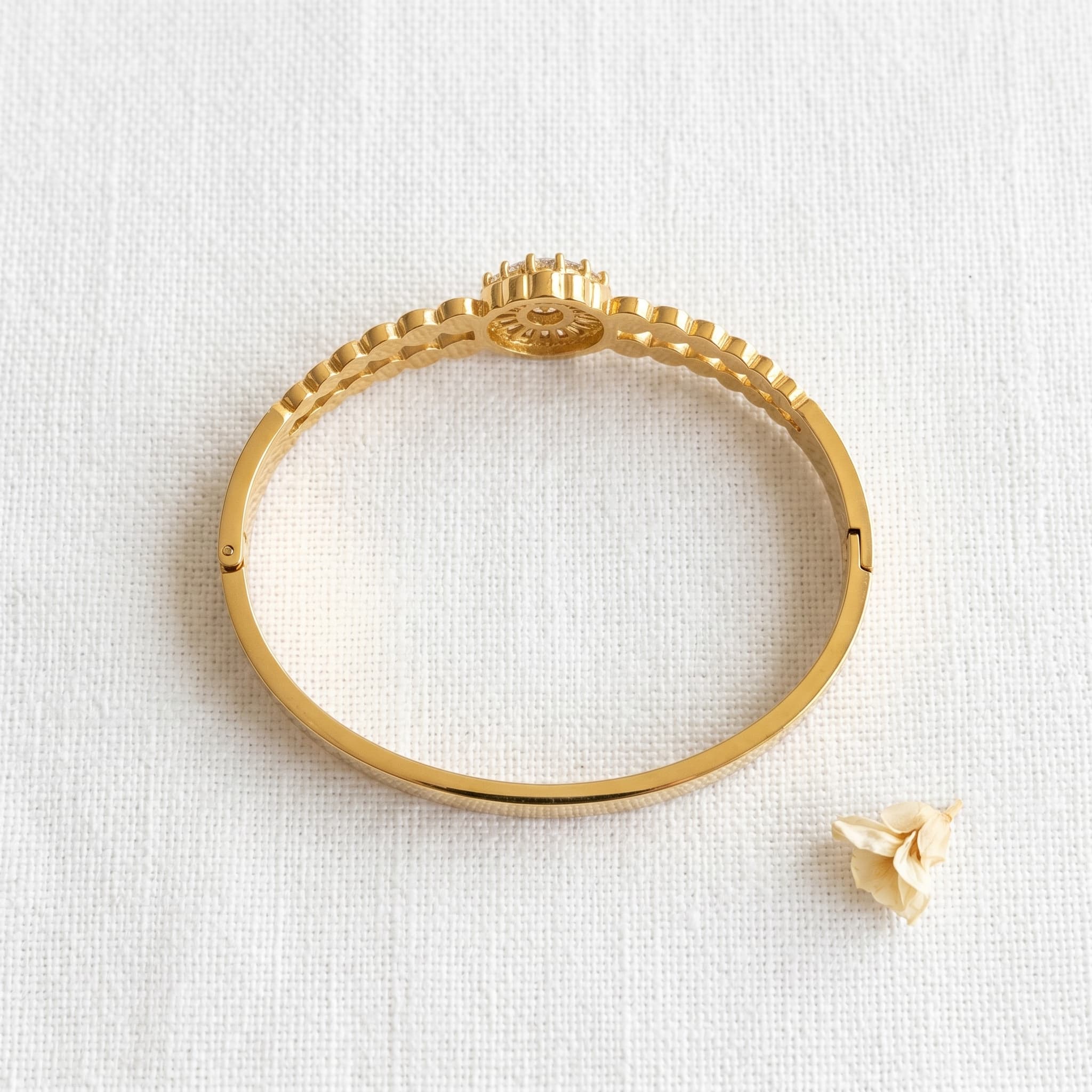 golden scalloped stone bracelet
