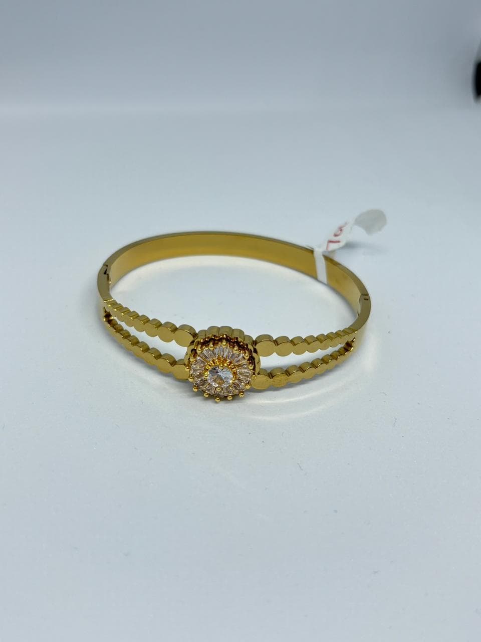 scalloped edge floral bracelet