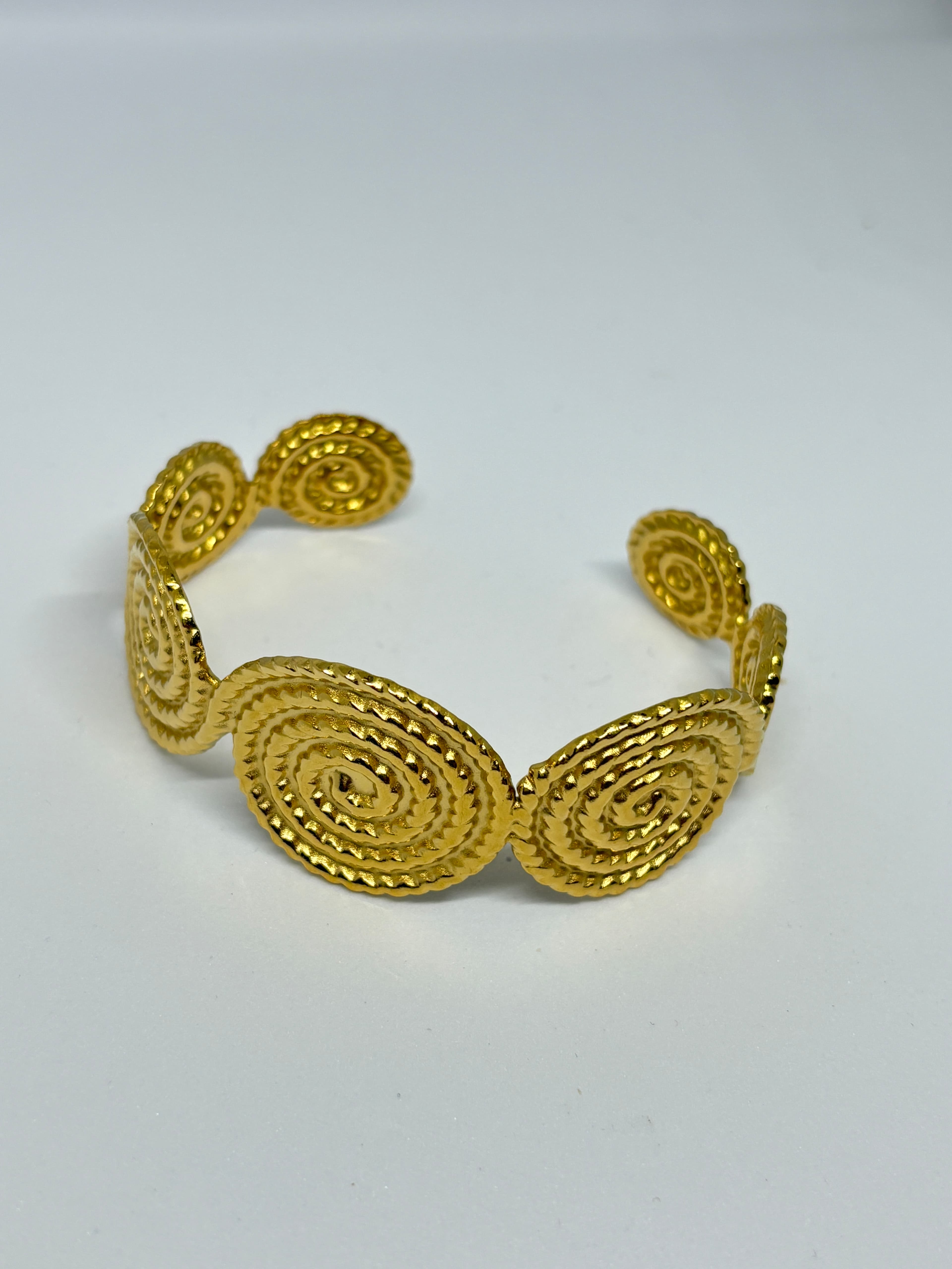 swirl gold cuff