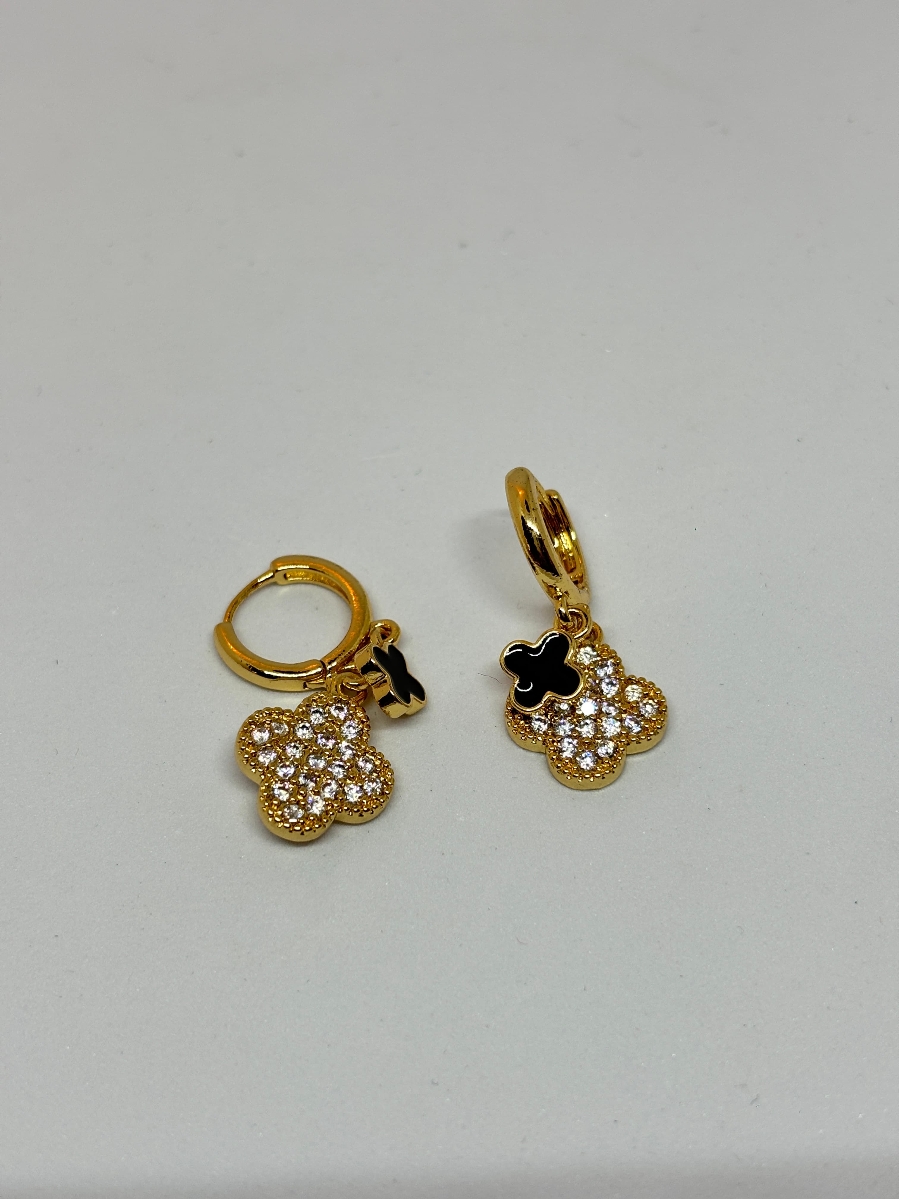 clover drop gold hoops