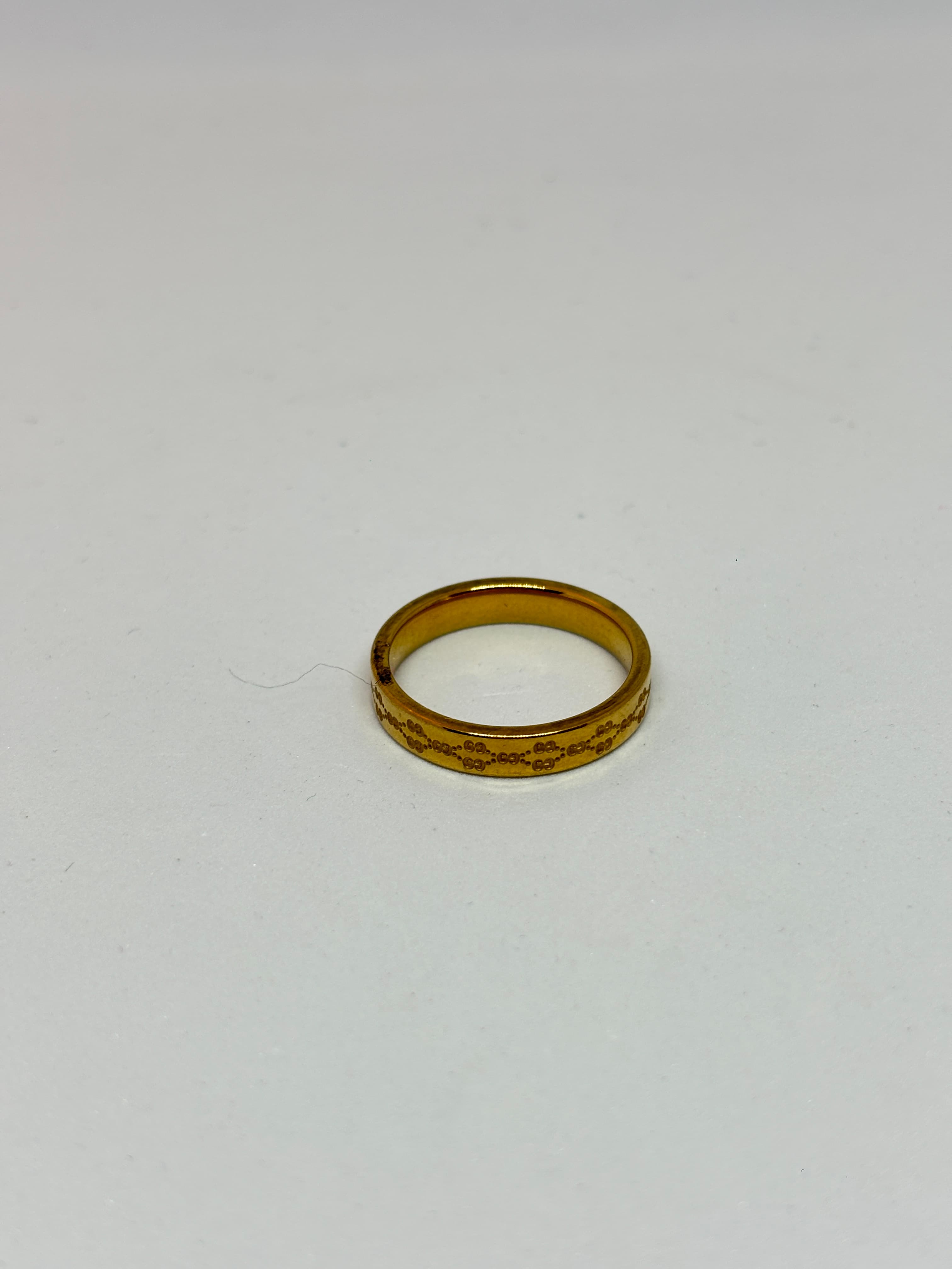 everyday gold band ring