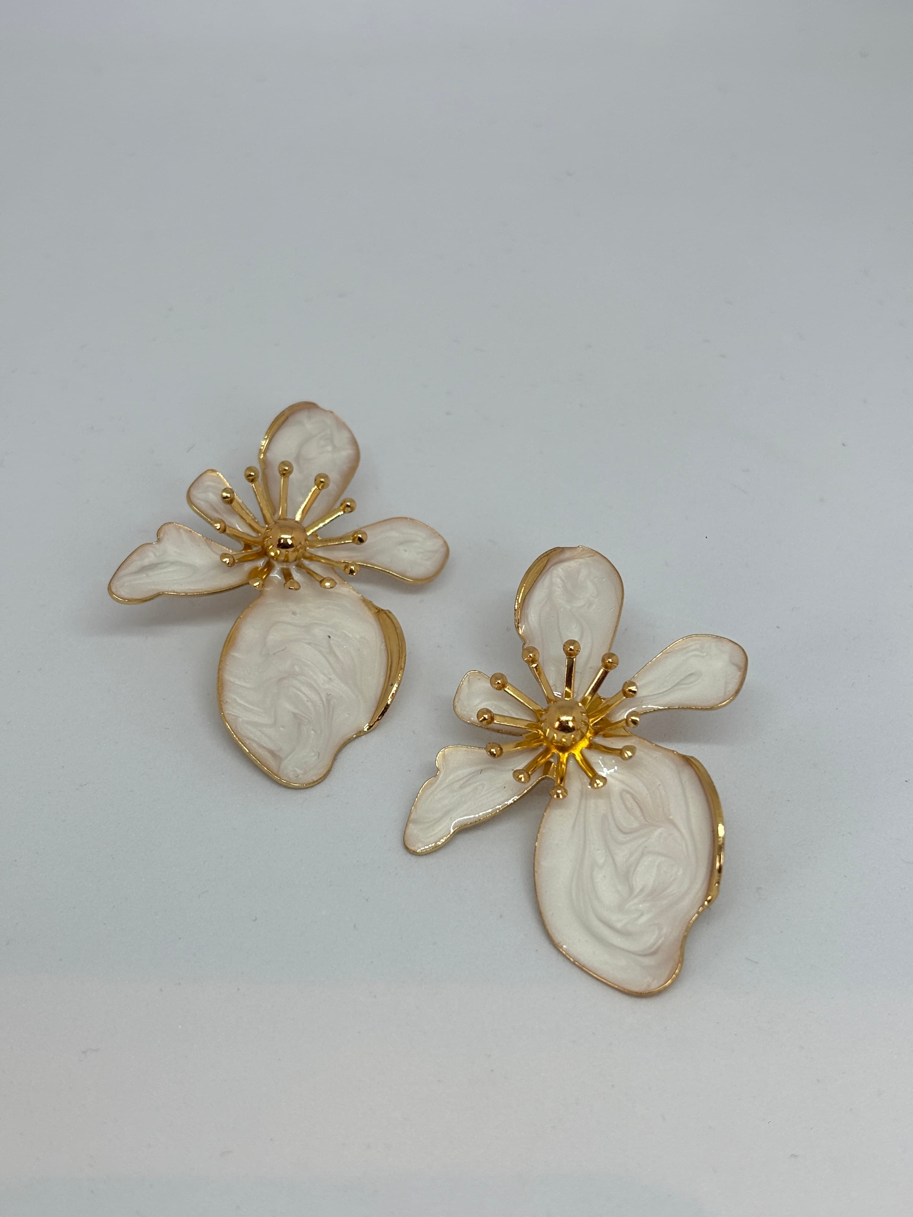 enamel flower dream studs